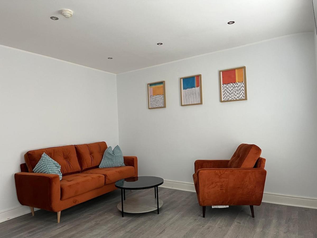 4 Fitzroy Avenue Apartment *
