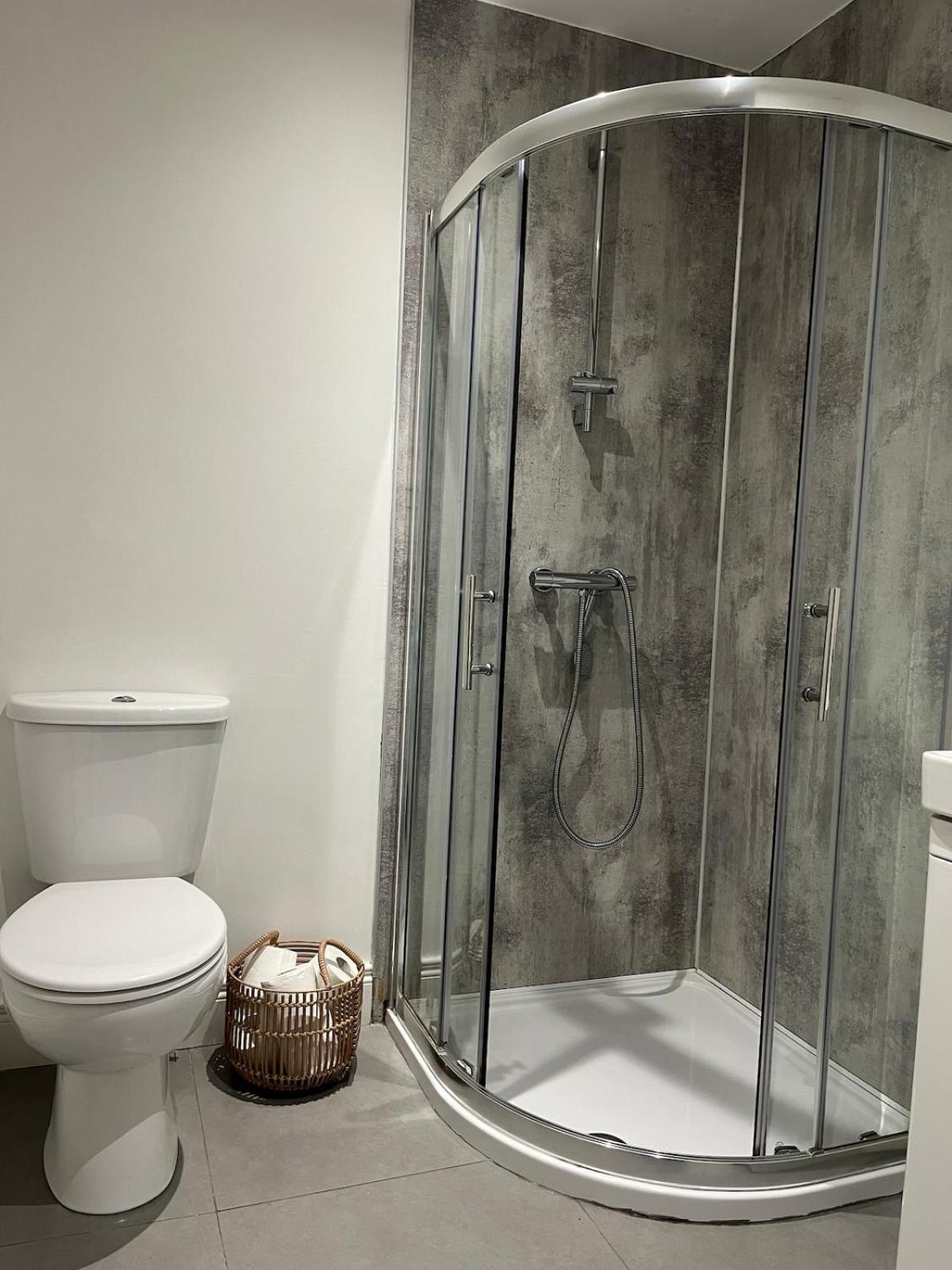 4 Fitzroy Avenue * Belfast