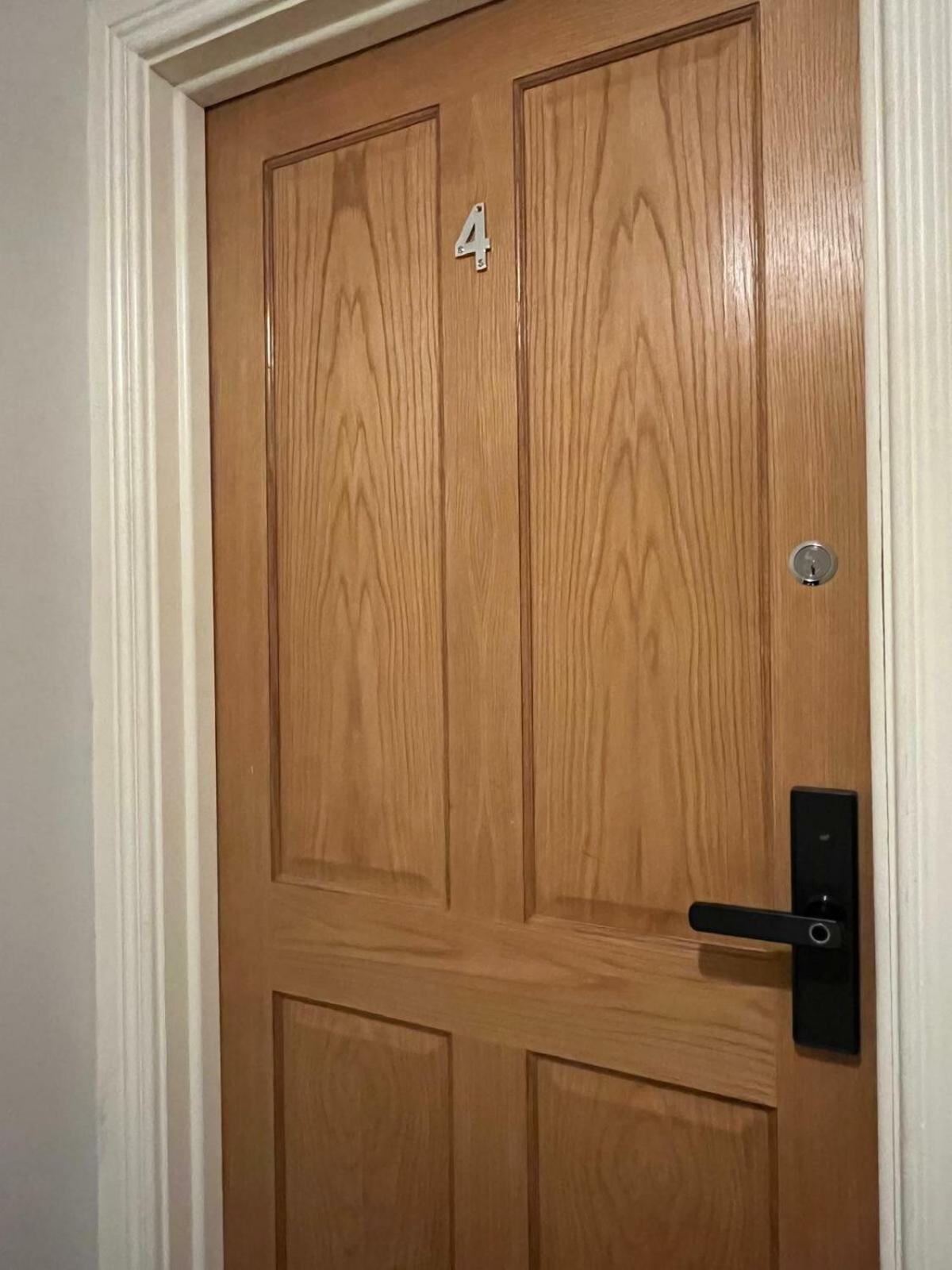 4 Fitzroy Avenue * Belfast